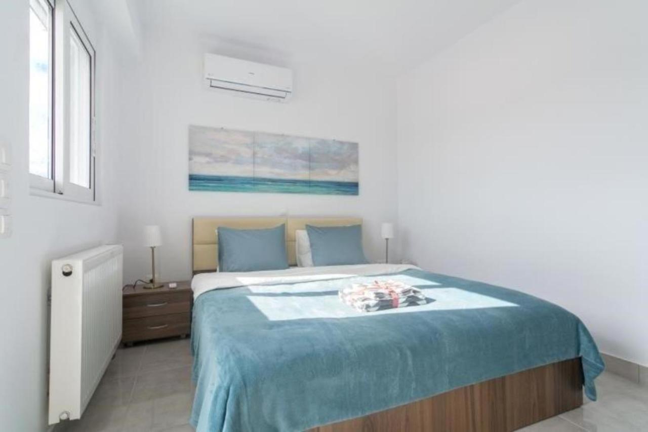 New Spacious Apartment Located In Piraeus Exterior photo