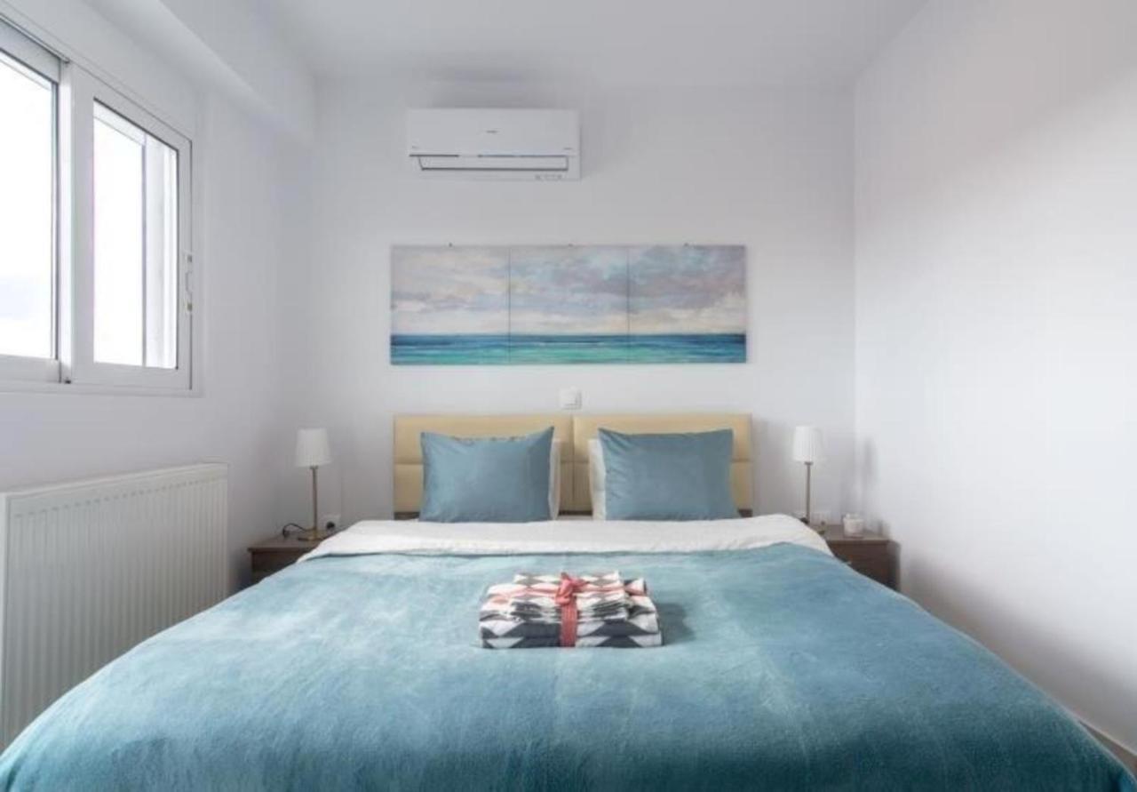 New Spacious Apartment Located In Piraeus Exterior photo